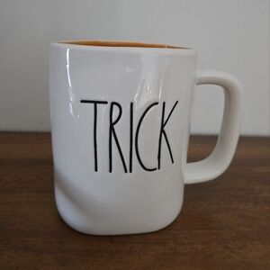 Rae Dunn 'Trick' 'Treat" Halloween Fall Pumpkin Cozy Warm Tea Coffee